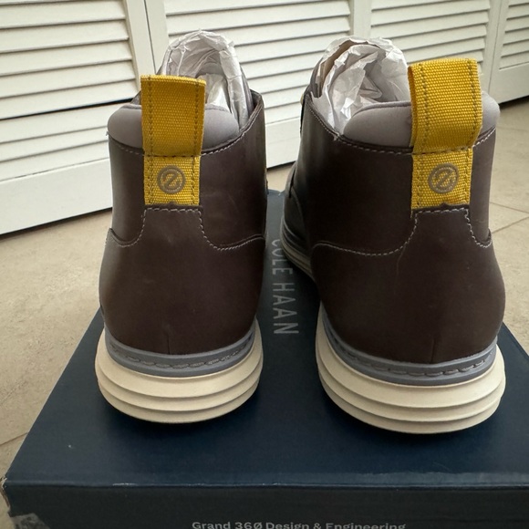 Men’s Waterproof Cole Haan Chukka Boots Size 10 - Picture 4 of 5